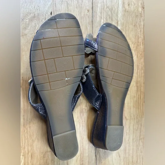 Ladies Sandals - Picture 6 of 8